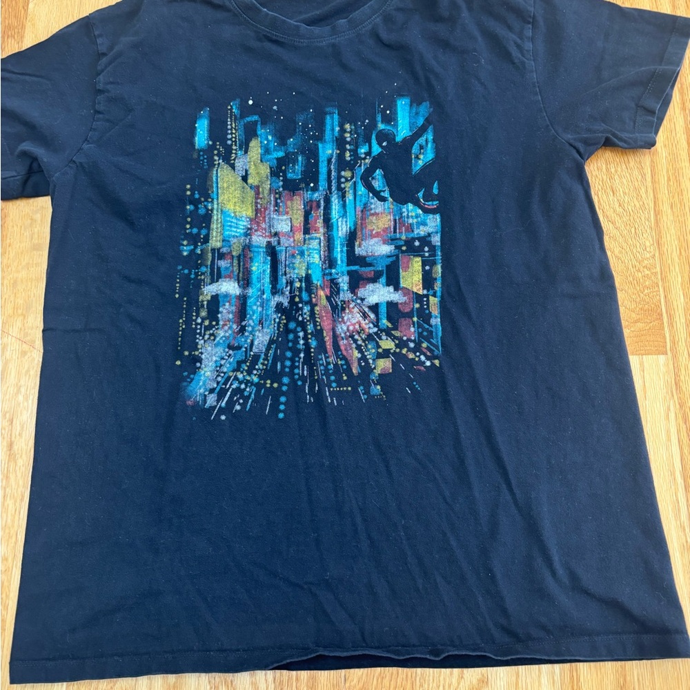 Black Unisex T-Shirt with Spider-Man graphic size L